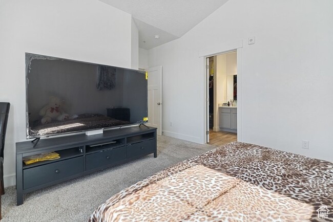 Building Photo - "Discover Modern Comfort: Spacious 3-Bed, ...