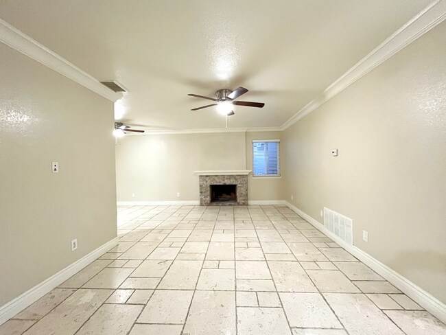 Building Photo - RV T 7640