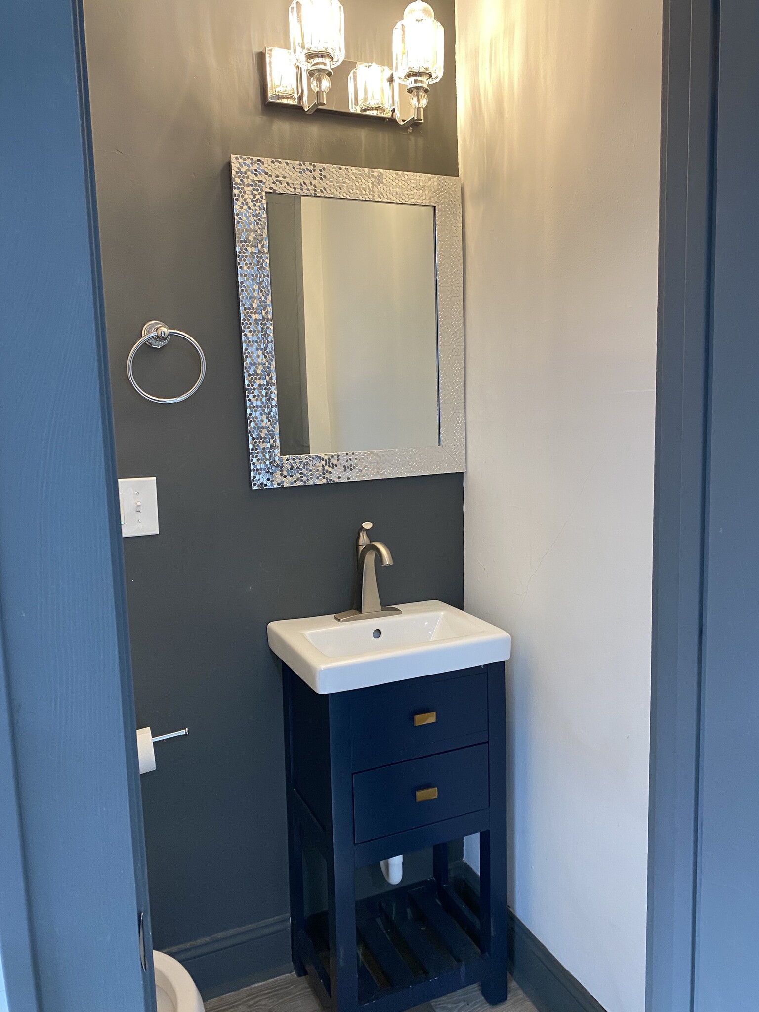 Building Photo - 1275 E Kossuth St