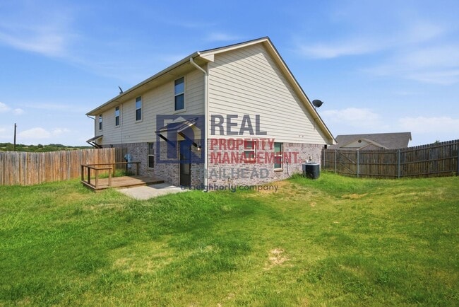 Building Photo - 901 Dart Ct