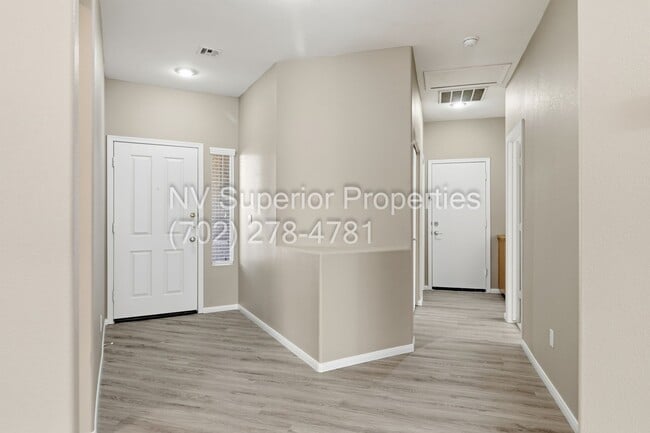 Building Photo - NW!! Single Story!! New Luxury Vinal Plank flooring!! New Carpet Bedrooms 2 & 3!!! New Interter P...