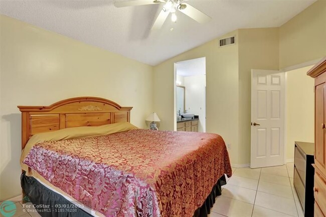 Building Photo - 2421 NW 72nd Ave