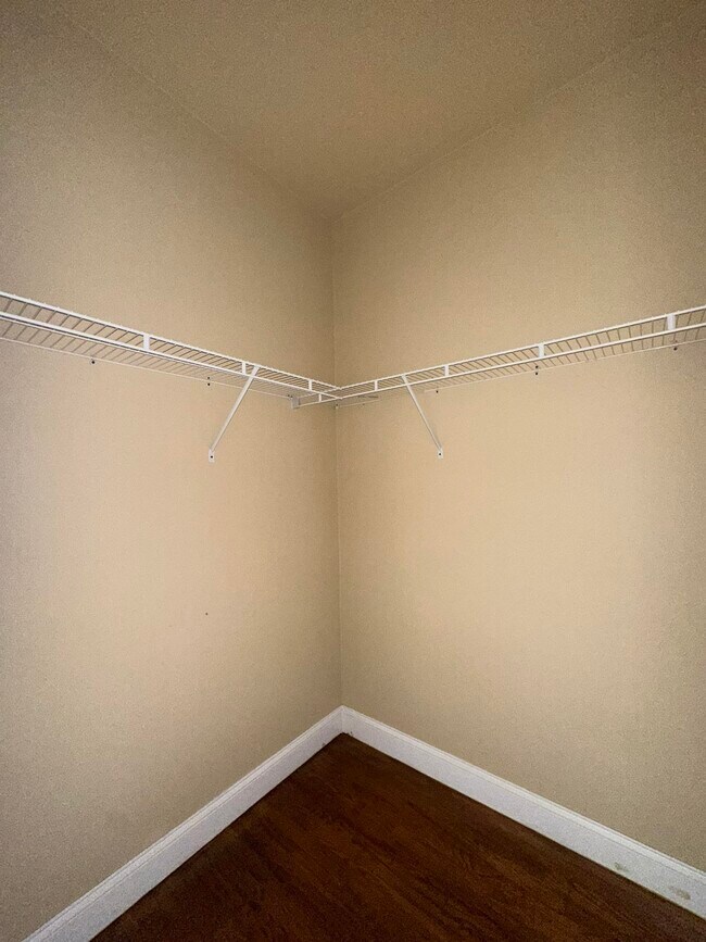 Building Photo - 272 St Pauls Ave