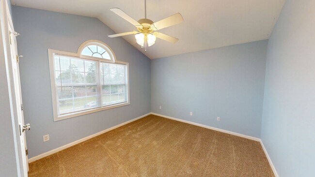 Building Photo - 4 Bedrooms in Established Hope Mills Commu...