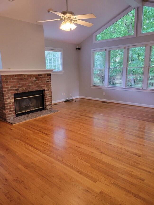 Building Photo - Awesome 4br/2.5ba in exc Cary Location! Available Now!