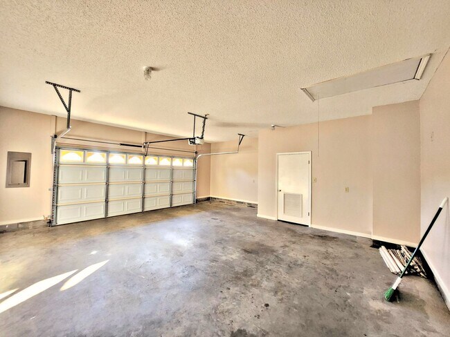 Building Photo - 3BR/2BA HOUSE FOR RENT - DECATUR