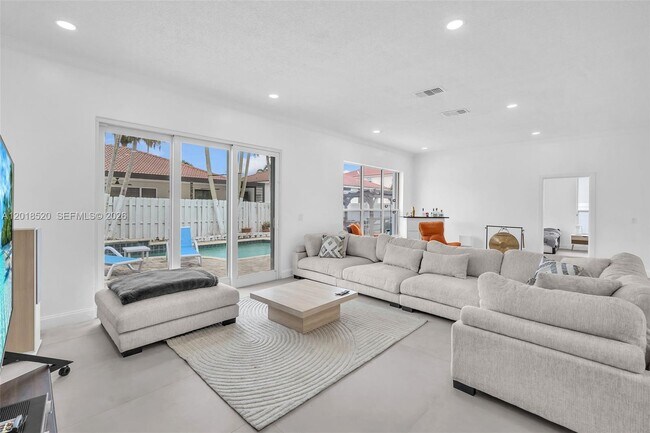 Building Photo - 5374 SW 33rd Ave