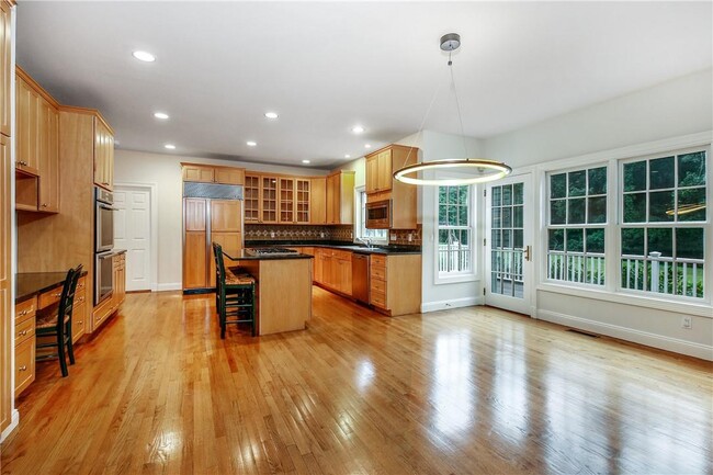 Building Photo - 34 Saxon Wood Rd
