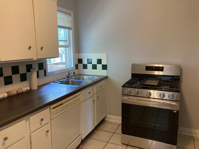 Kitchen - 2609 Medary Ave