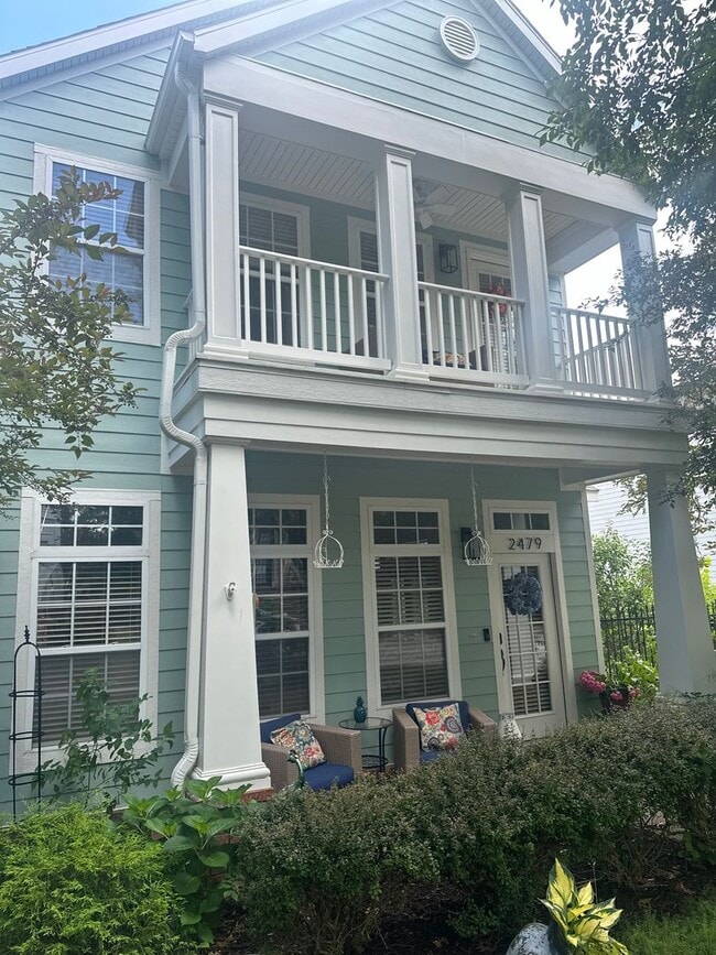 Building Photo - 3 Bed, 2.5 Bath Garden Home in Lakewood Subdivision – Available 8/1