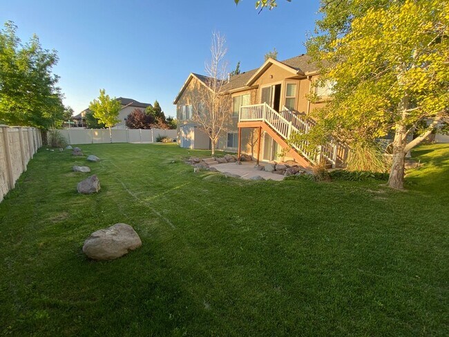 Building Photo - 13294 Cherry Crest Dr