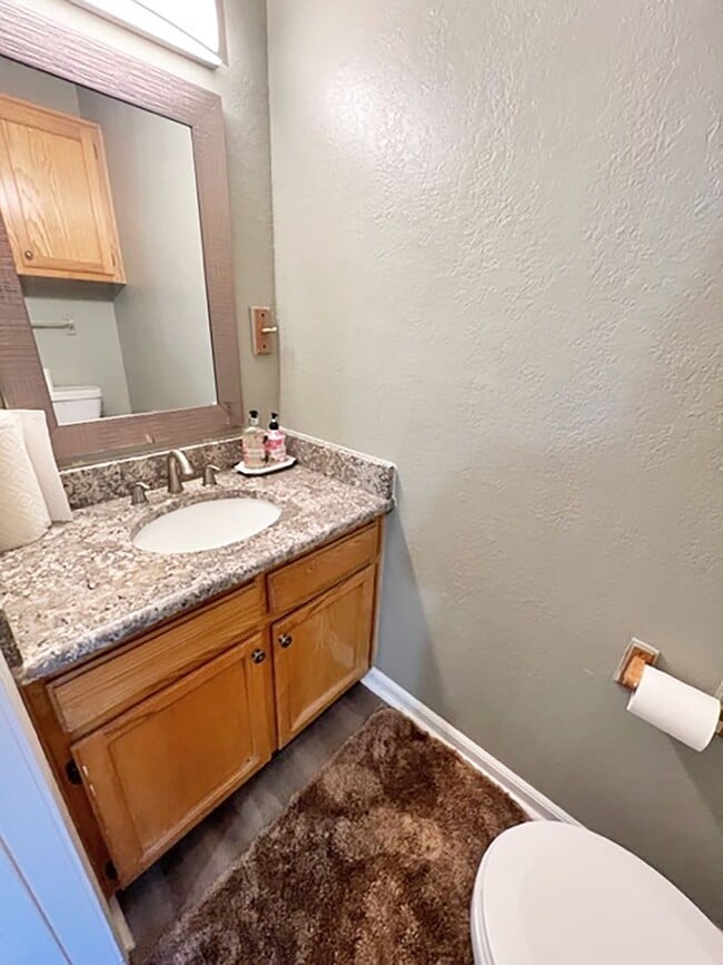 Building Photo - Great 2 Bdrm 1-1/2 Bath Condo at UNT in Denton, TX