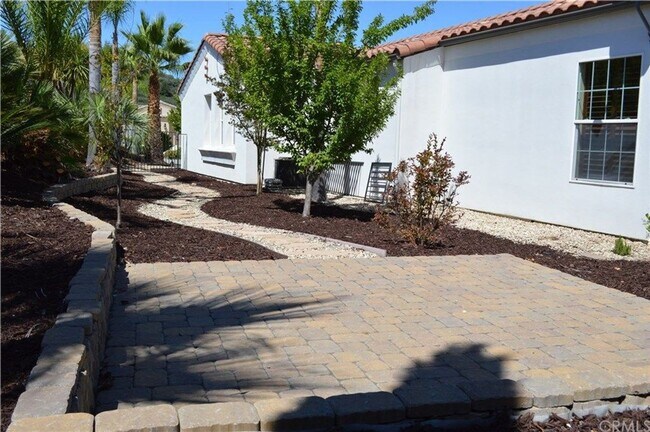 Building Photo - Luxury 4 Bedroom 3 Bath single family home...