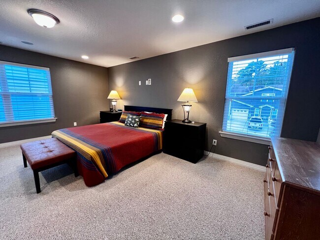 Building Photo - Beautiful Corner Lot, Single Family Home, in Sherwood Lakes.