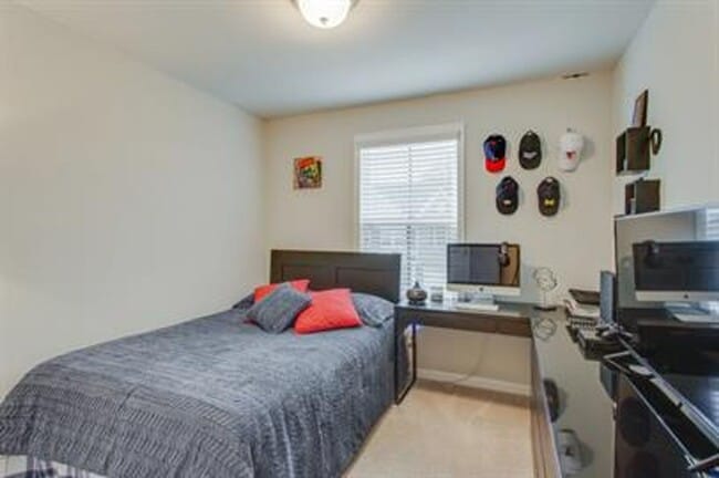 Building Photo - Beautiful Townhouse in Murfreesboro!