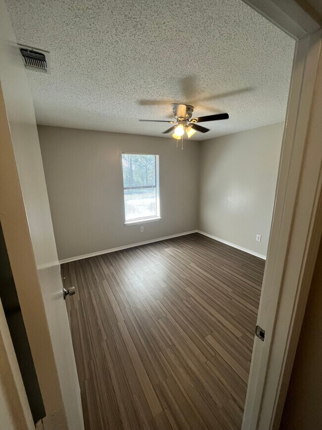 Building Photo - 13483 Rhudy Dr