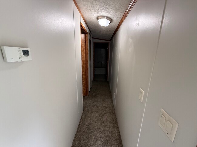 Building Photo - 285 E Birdsall Dr