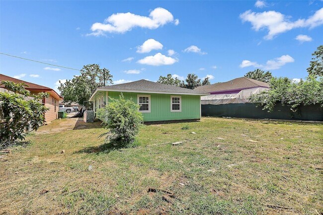 Building Photo - 243 Georgia St