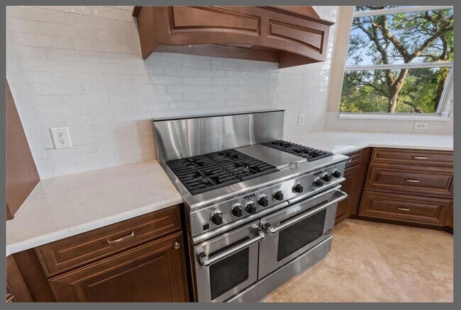 Building Photo - 1400 Camelback