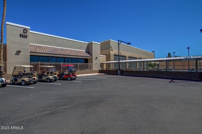 Building Photo - 10612 W Oakmont Dr