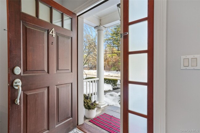 Building Photo - 11 Station Pl