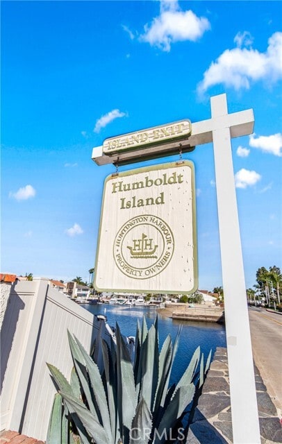 Building Photo - 16293 Wayfarer Ln