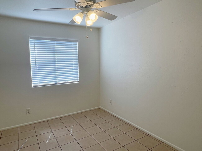 Building Photo - 2061 S Apache Dr