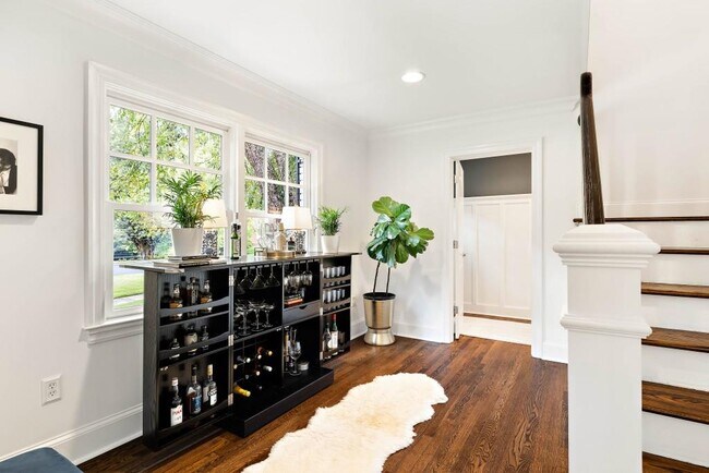 Building Photo - 1737 Barnesdale Way NE