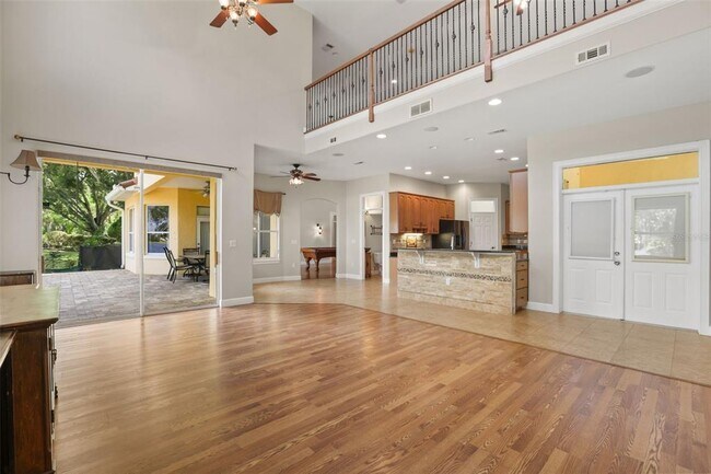 Building Photo - 5554 Palm Lake Cir
