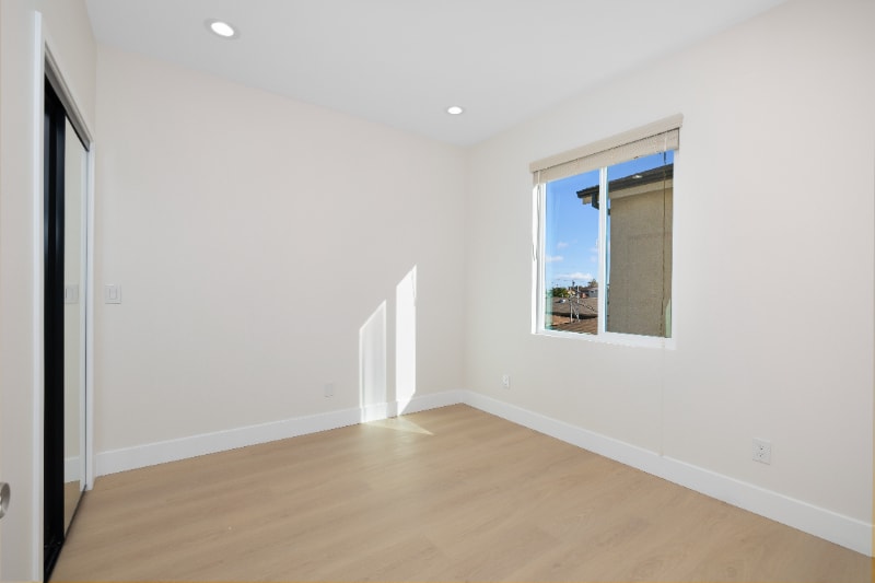 Building Photo - 6914 Walker Ave