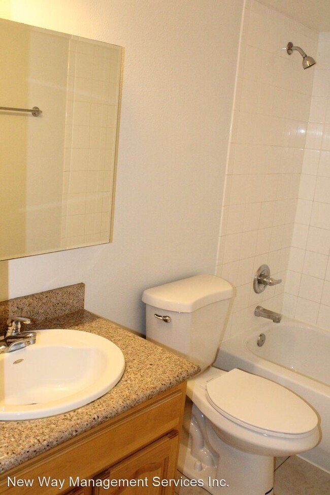 Building Photo - 2 br, 2 bath House - 1223 Lakeview Circle