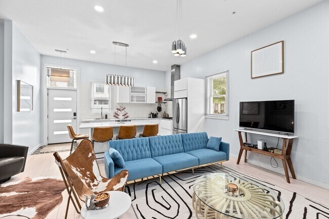 Building Photo - 108-110-110 Trenton St