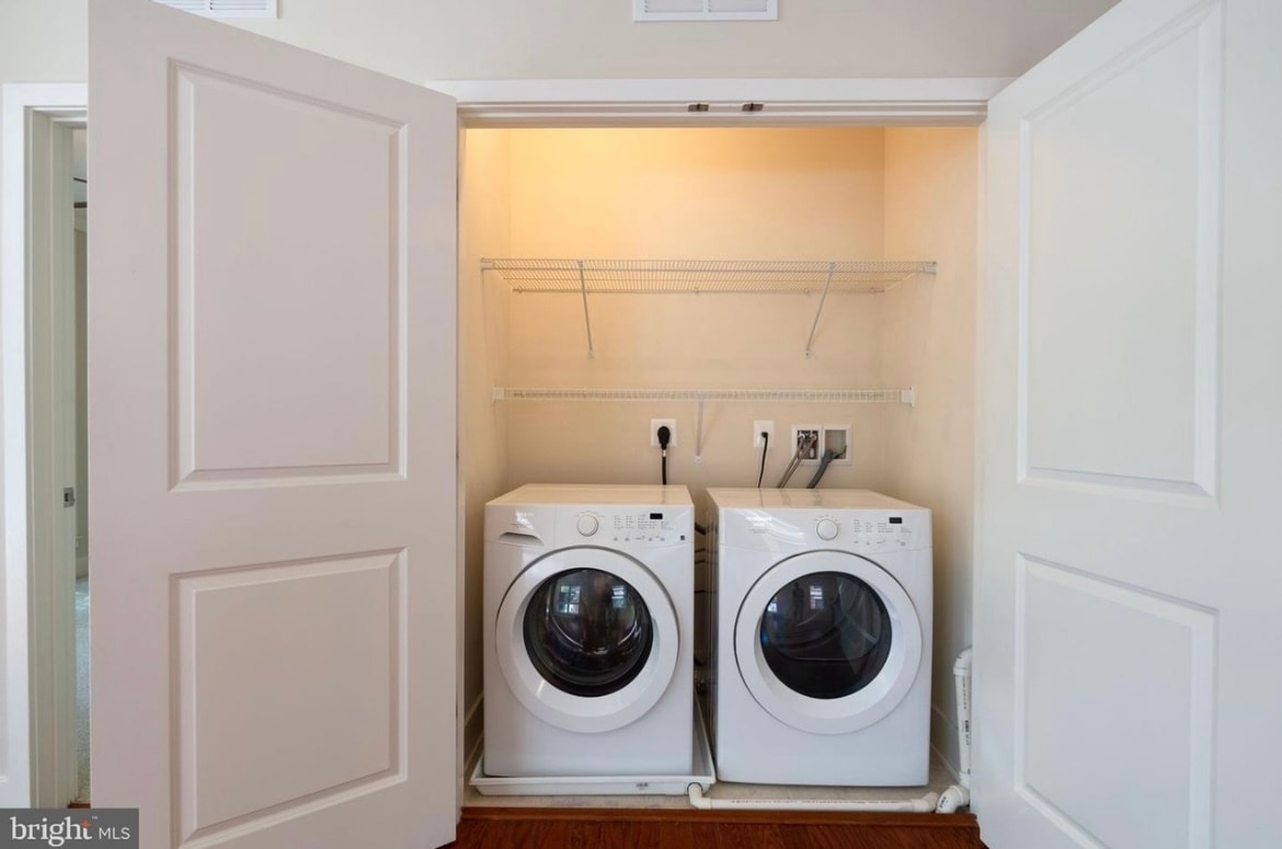 Full size washer dryer - 815 N Patrick St