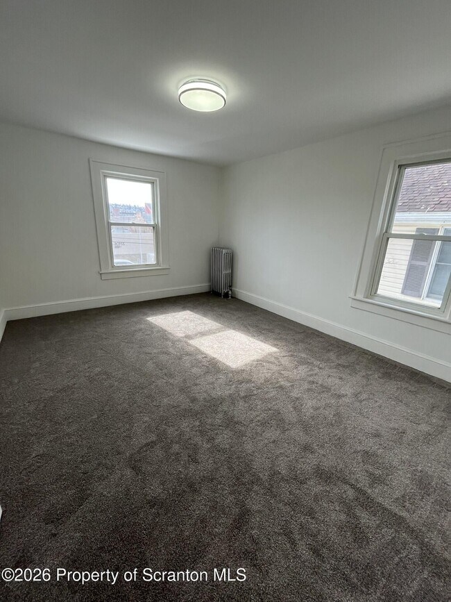 Building Photo - 1139 Sanderson Ave