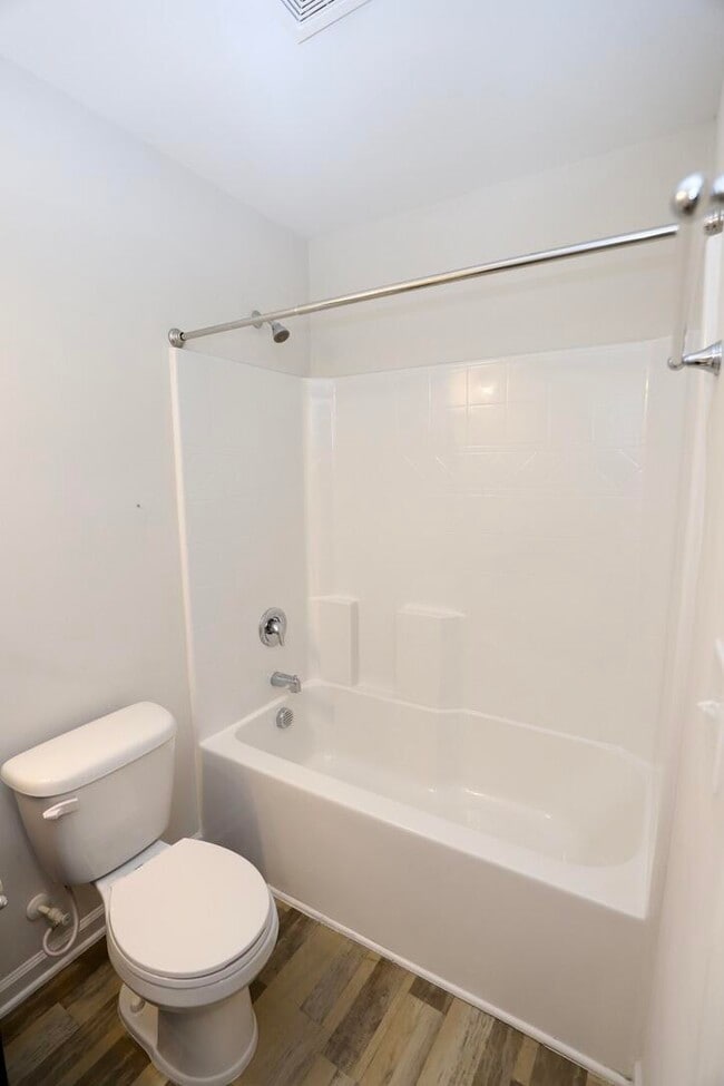 Building Photo - 2943 Old Field Rd