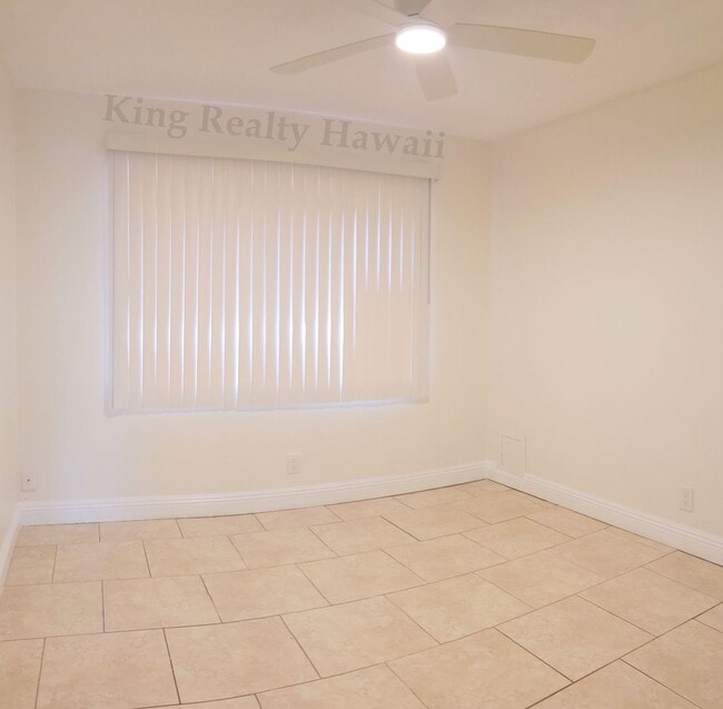 Building Photo - 4 br / 3 bath w/Lg Lanai &detached office ...