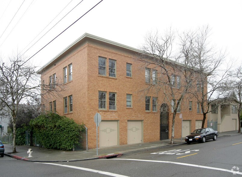 Building Photo - 3805-3815 Shafter Ave