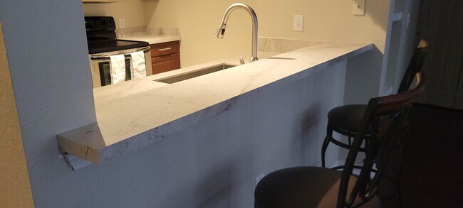 Building Photo - 1064 N Tamiami Trl