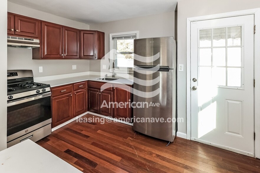 Building Photo - 2062 Champaign Rd