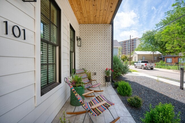 Building Photo - 311 Refugio St