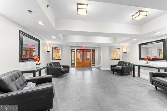 Building Photo - 545 E Braddock Rd