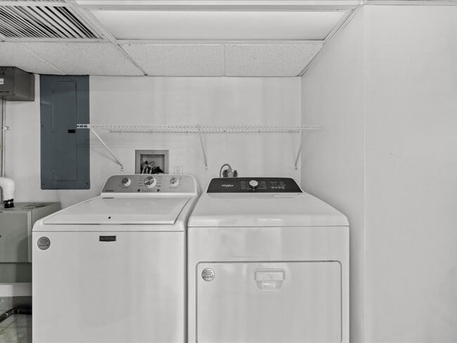 Building Photo - 20 Rowes Wharf