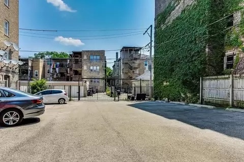 Parking Lot - 4733 N Malden St