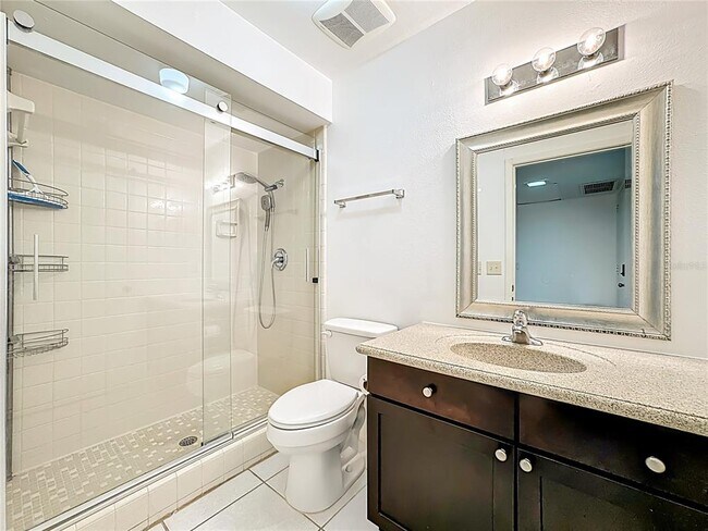 Building Photo - 434 Palm Tree Dr