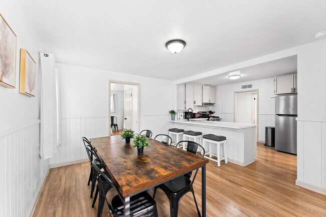 Building Photo - 406 Robert Dr