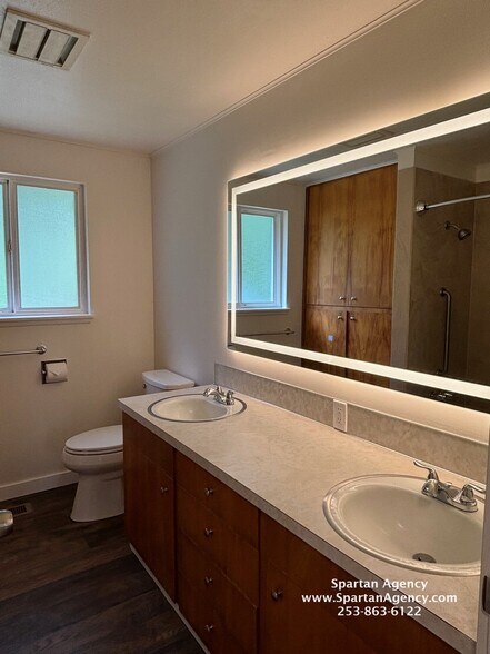 Building Photo - 2405 S Meridian