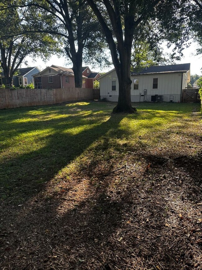 Building Photo - 3 Bedroom, 3 Bath House in Prime Augusta C...