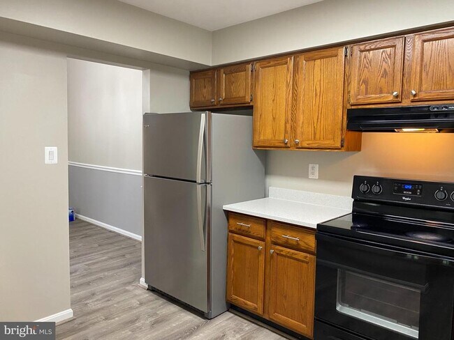 Building Photo - 9949 Grapewood Ct