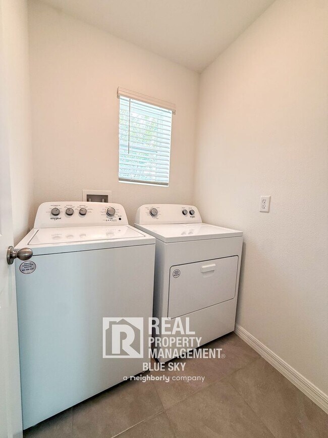 Building Photo - 33290 Darley Dl Trl