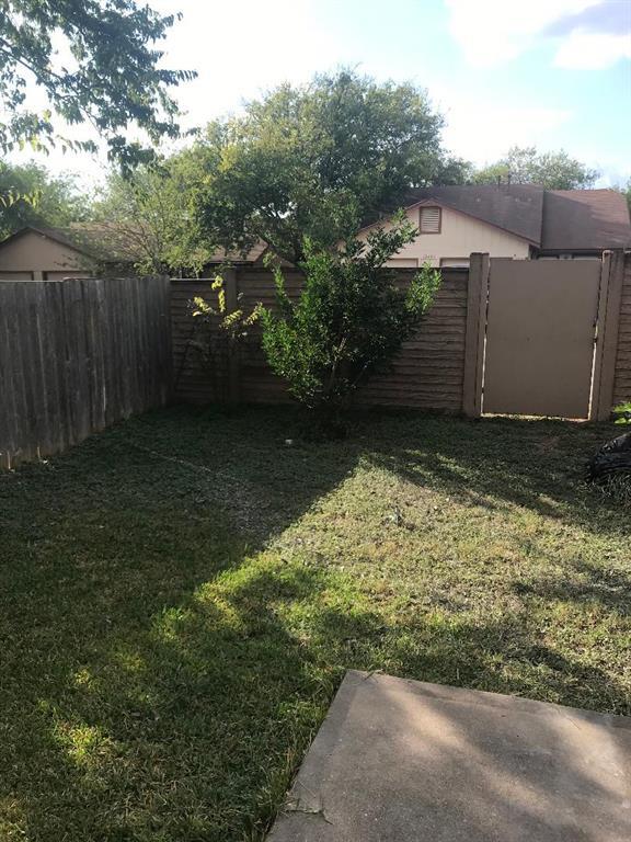 Building Photo - 2100 Pipers Field Dr